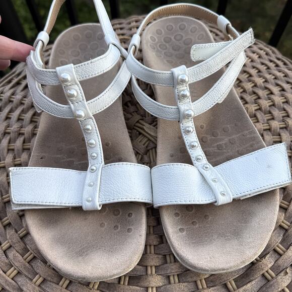 Vionic Sandals Shoes Womens Size 11 Mikah White Leather Strap Pearl Stud Comfort - Picture 4 of 16